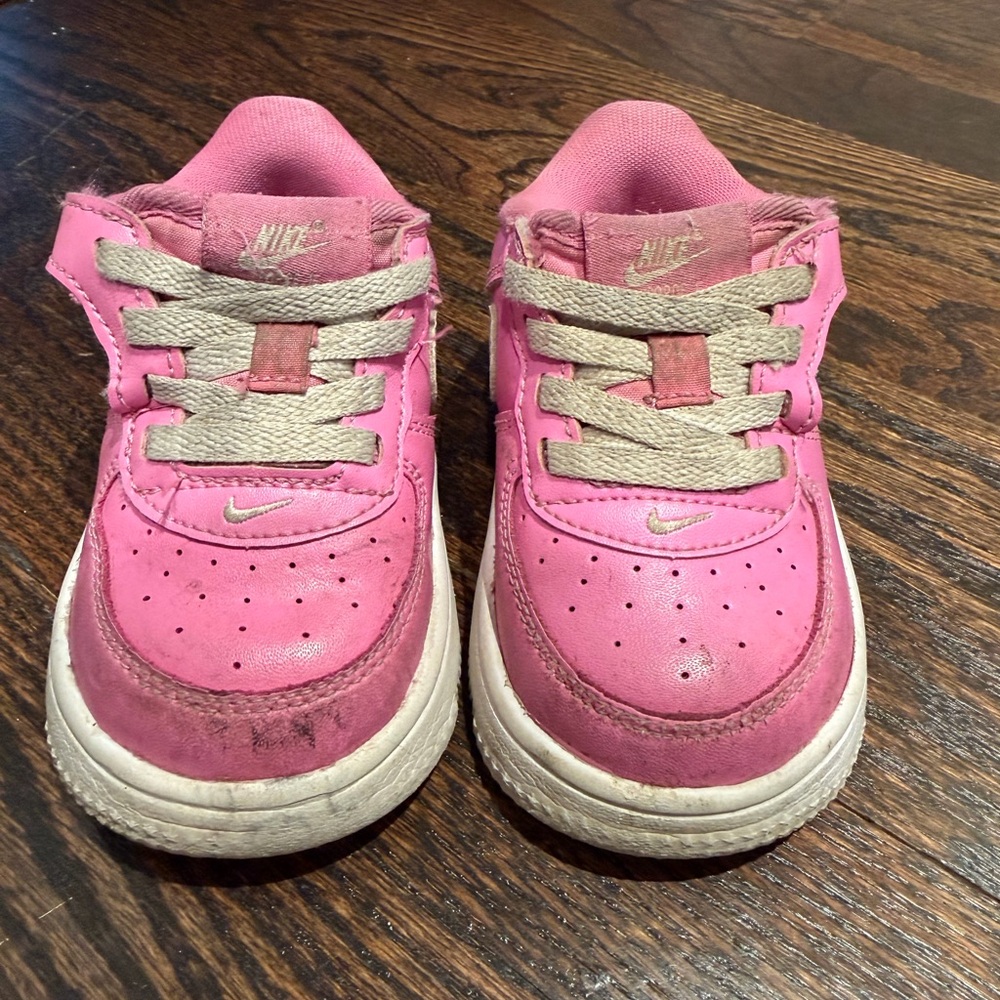 Nike Kids Pink Sneakers easy on
